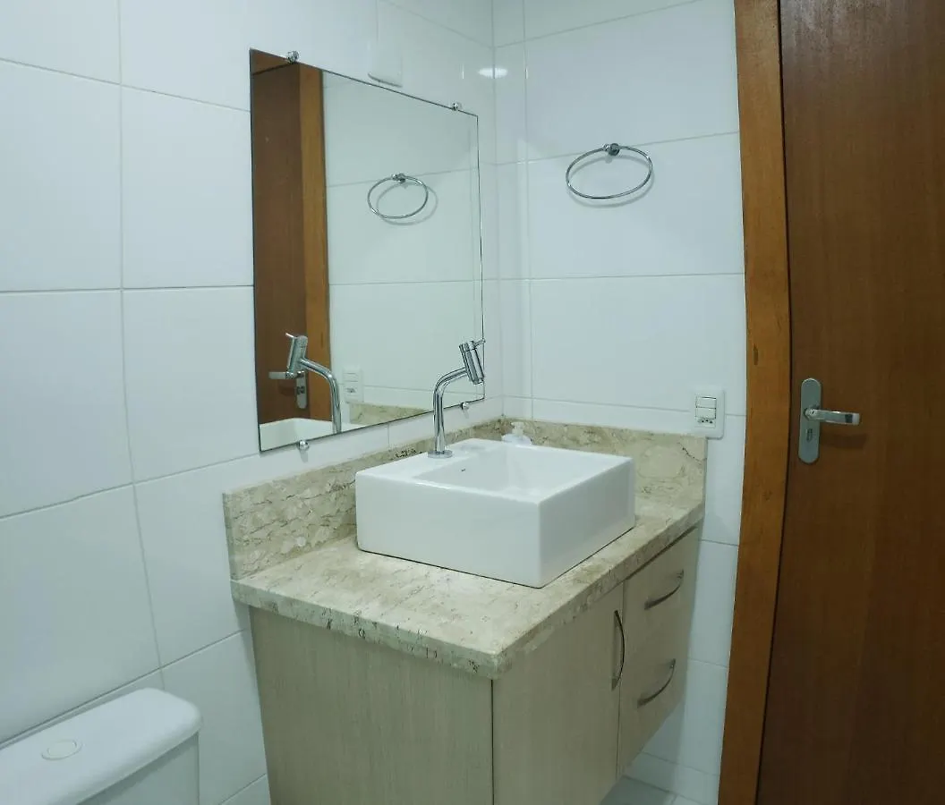 Excelente Apto 3 Quartos Em Bombas, 100 Metros Do Mar E 2 Vagas De Garagem Bombinhas